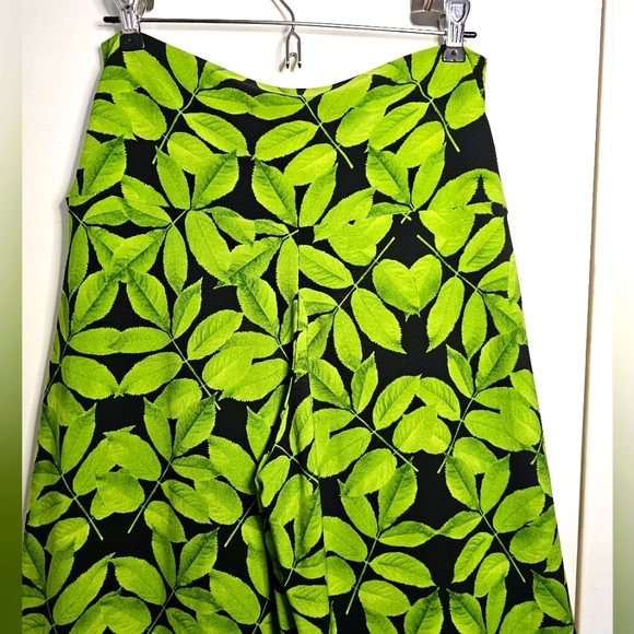 Norma Kamali Leaf Print Green Black Wide-Leg High Rise Stretch Pull-on Pants - Picture 2 of 10